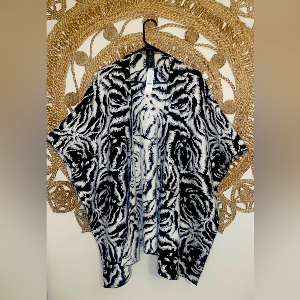 WHBM Black & White reversible Rose Ruana